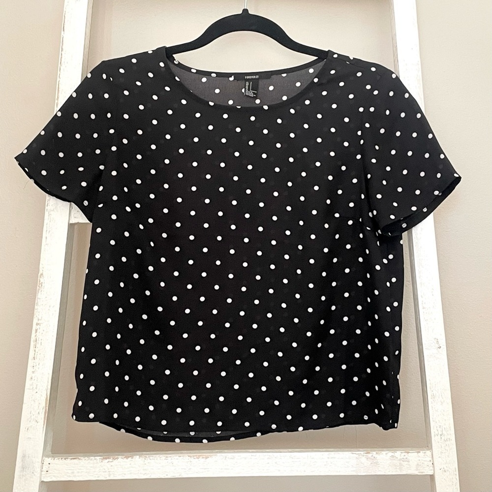 forever 21 lightweight black & white polka dot top​​​​​​